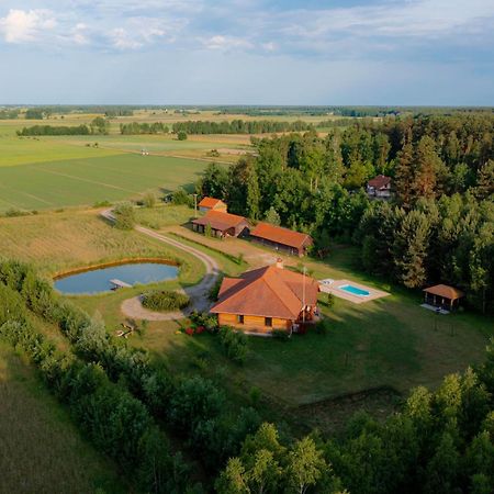Dworek Ogrodniki, Caloroczny Dom Na Wylacznosc, Basen, Sauna, Las, Staw Rybny, Altana Grillowa, Ognisko, Pianino, Kominek, Piec Chlebowy, Duza Ogrodzona Posesja Tuczna Buitenkant foto